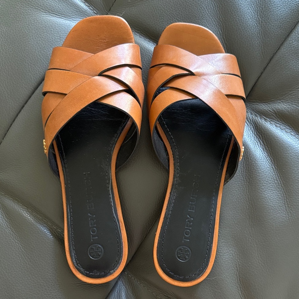 Tory Burch Tan City Slide Sandals Size 6 EUC - Picture 3 of 10